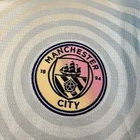 Camisa Manchester City Man X Noel Gallagher 2024/25, foto 2
