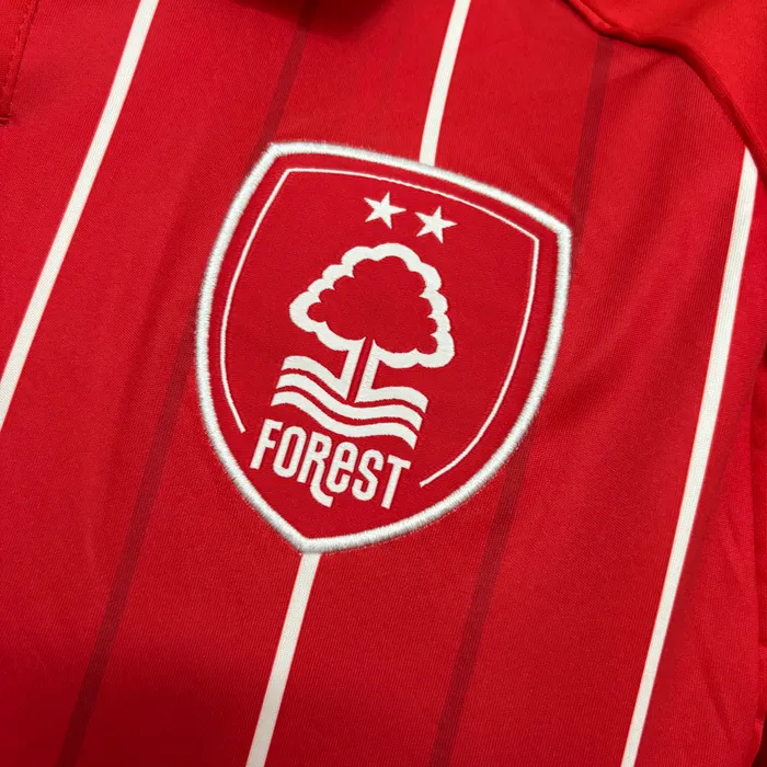 Camisa Nottingham Forest I 2025/26, foto 2