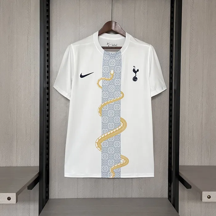 Camisa Tottenham Year OF The Snake 2025/26, foto 1