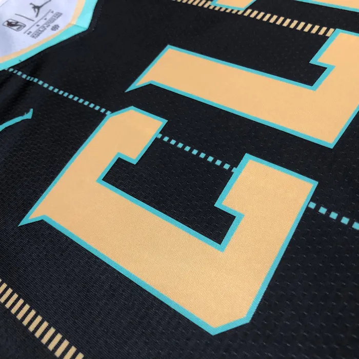 Regata Charlotte Hornets C City Edition 2022/23, foto 2
