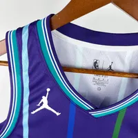 Regata Charlotte Hornets C Classic Edition 2020 Retrô, foto 2
