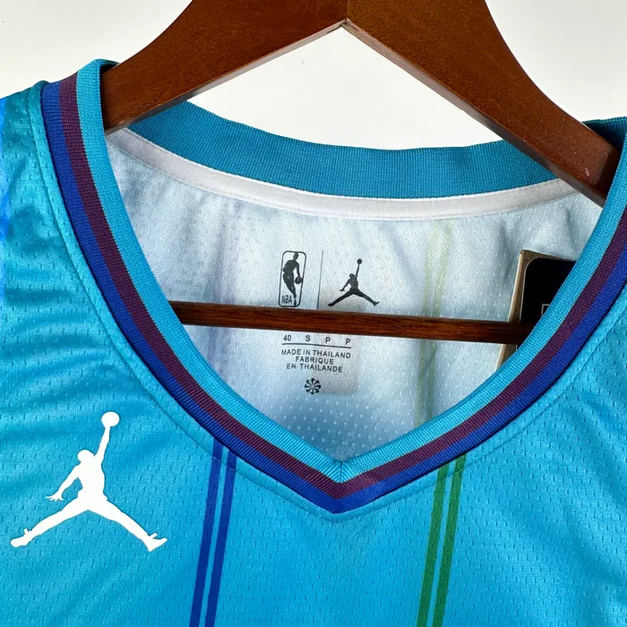 Regata Charlotte Hornets C Classic Edition 2023/24, foto 2