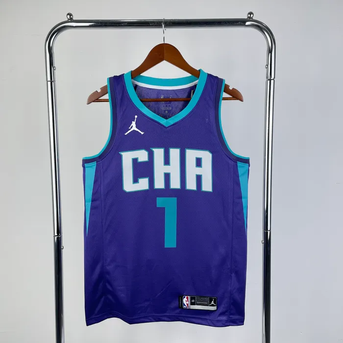 Regata Charlotte Hornets C Statement Edition 2020/21 Retrô, foto 1