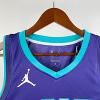 Regata Charlotte Hornets C Statement Edition 2020/21 Retrô, foto 2