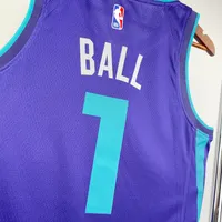 Regata Charlotte Hornets C Statement Edition 2020/21 Retrô, foto 4