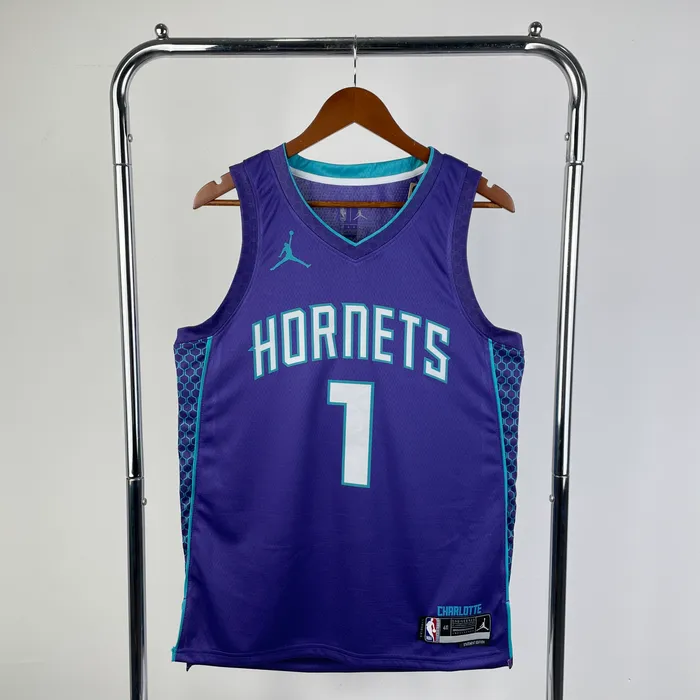 Regata Charlotte Hornets C Statement Edition 2022/23, foto 1