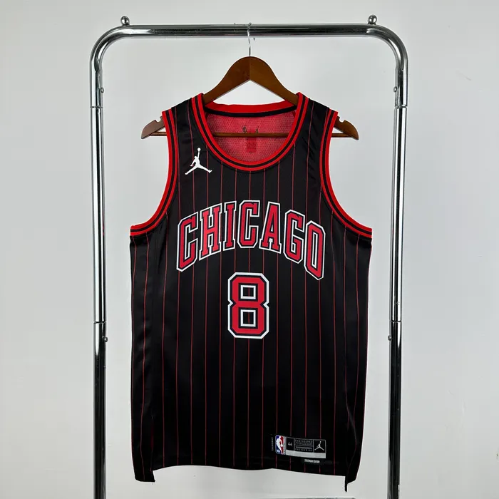 Regata Chicago Bulls Statement Edition 2025/26, foto 1