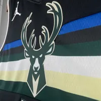 Regata Milwaukee Bucks Statement Edition 2020/21 Retrô, foto 3