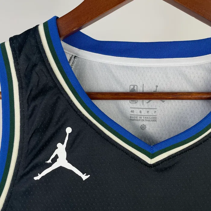 Regata Milwaukee Bucks Statement Edition 2022/23, foto 2