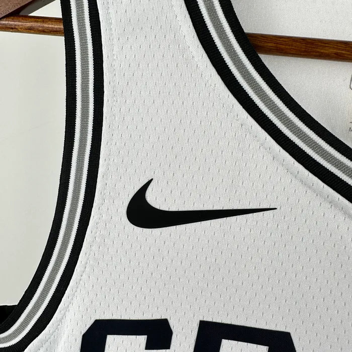 Regata San Antonio Spurs Association Edition 2022/23, foto 2